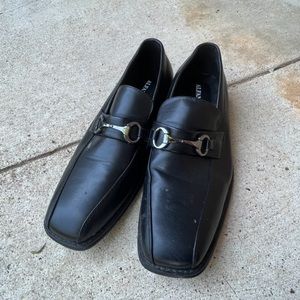 Black Alfani men’s dress shoes with buckle